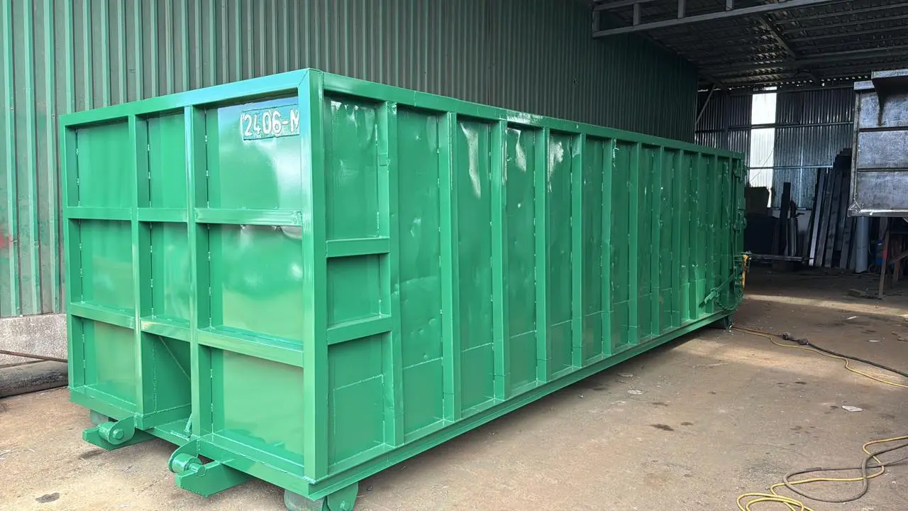 Contenedor industrial verde fabricado a medida